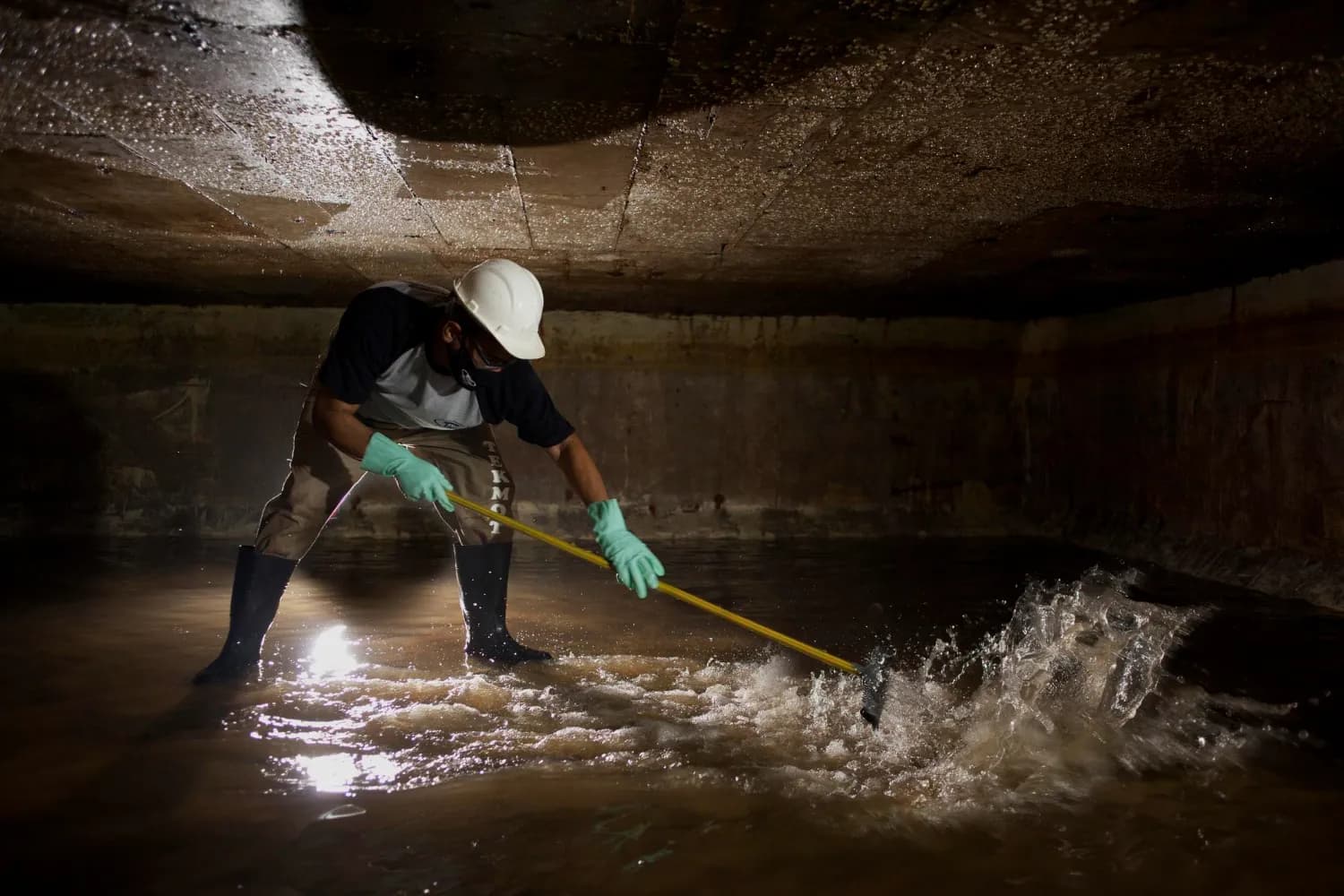 Crawl Space Cleaning & Debris Removal